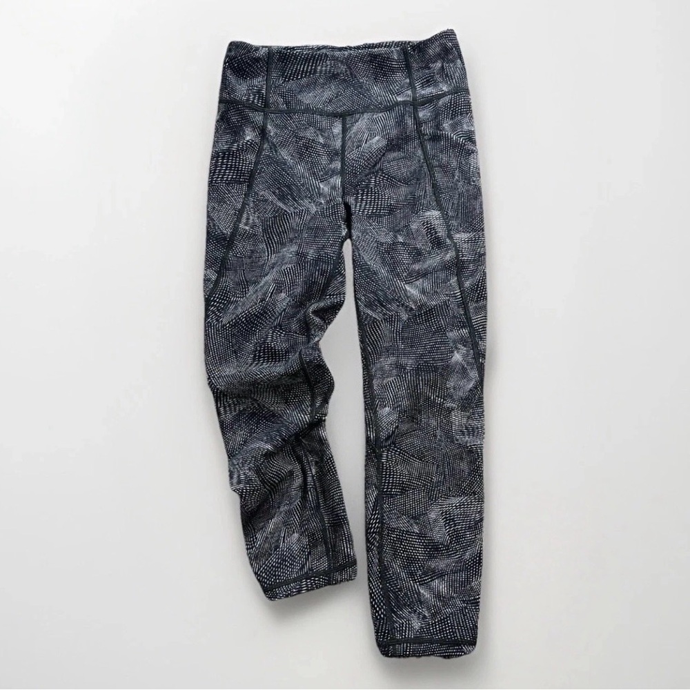 Lululemon Time To Sweat Crop 23" Size 6 Leggings Velocity Mesh Island Mist Black